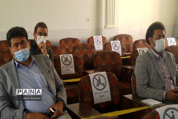 تجلیل از معلمان  و برگزیدگان آثار برتر جشنواره تولید محتوای الکترونیکی درس تربیت بدنی در داراب