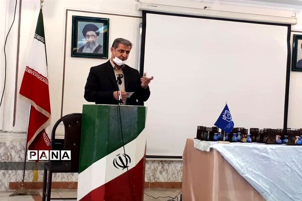 تجلیل از برگزیدگان جشنواره نانو