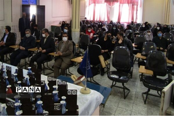 تجلیل از برگزیدگان جشنواره نانو