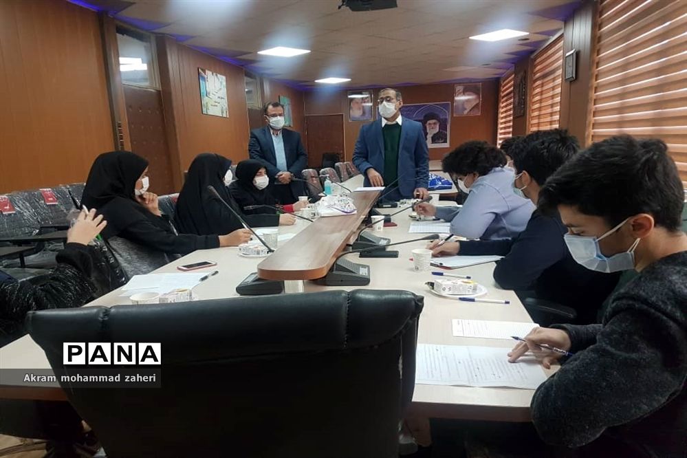 مناظره دانش‌آموزی پسران منطقه ۲ با منطقه ۷ و دختران منطقه ۲ با منطقه ۹