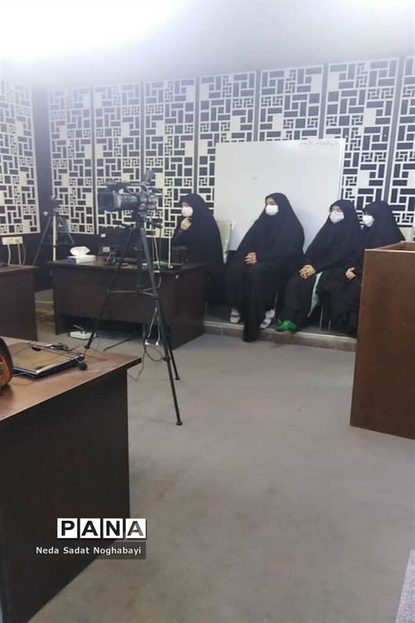 مناظره دانش آموزان مناطق 8 و 12 با موضوع حذف کنکور