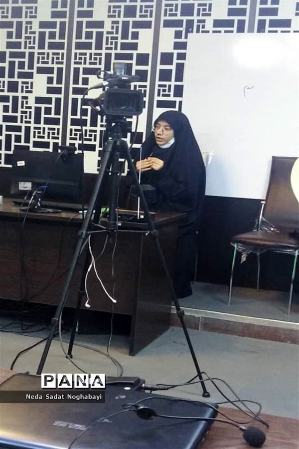 مناظره دانش آموزان مناطق 8 و 12 با موضوع حذف کنکور