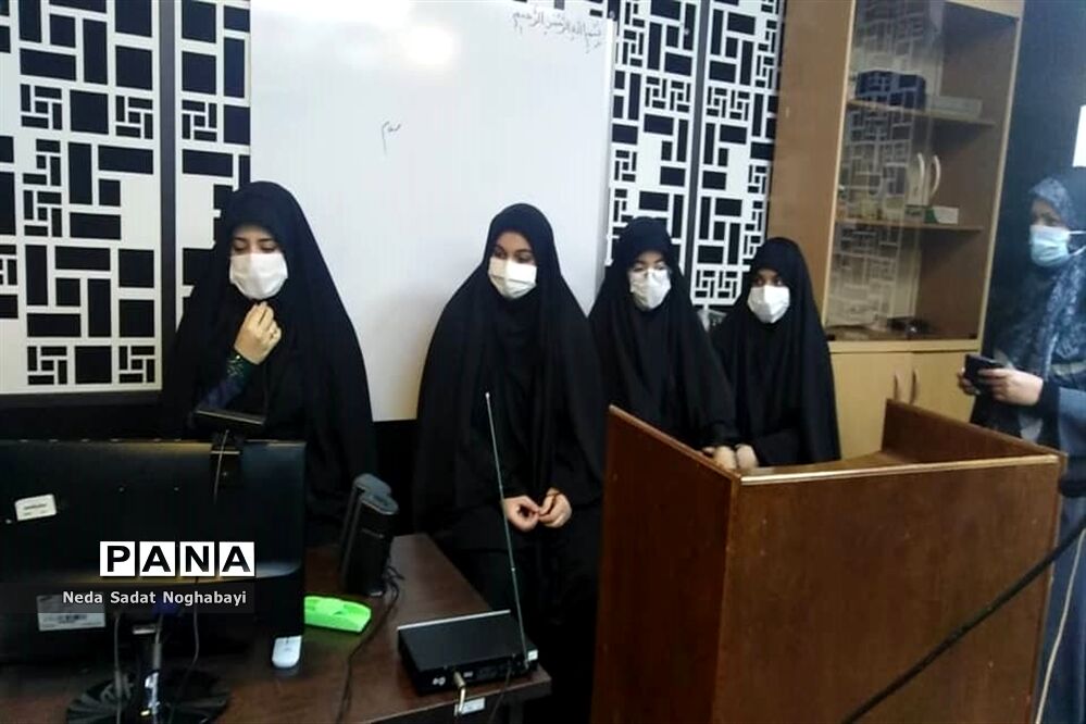 مناظره دانش آموزان مناطق 8 و 12 با موضوع حذف کنکور