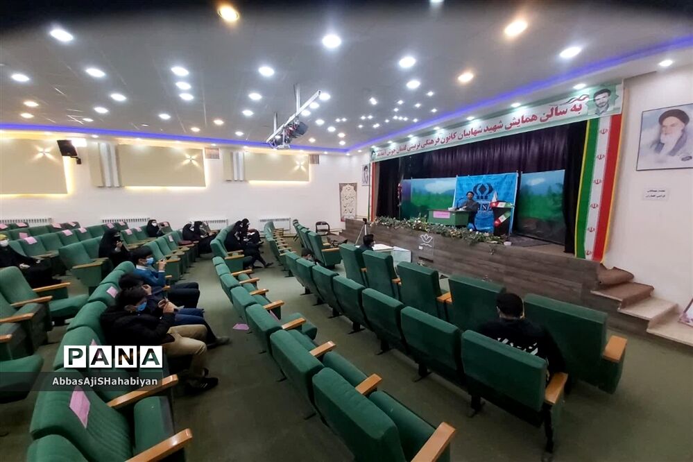نشست خبری معاون پرورشی و تربیت بدنی کاشمر با خبرنگاران پانا