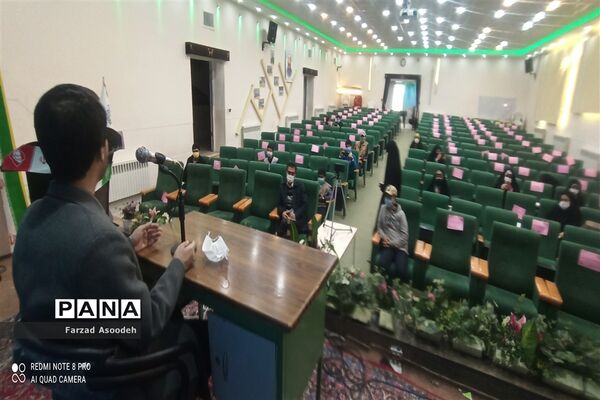 نشست خبری معاون پرورشی و تربیت بدنی کاشمر با خبرنگاران پانا