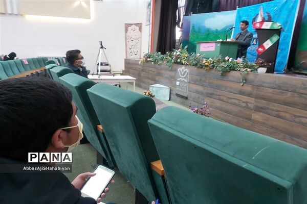 نشست خبری معاون پرورشی و تربیت بدنی کاشمر با خبرنگاران پانا