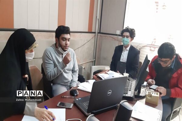مناظره دانش‌آموزان مناطق ۱۰ و ۱۸
