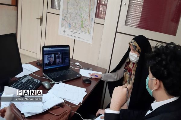 مناظره دانش‌آموزان مناطق ۱۰ و ۱۸