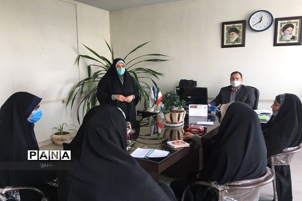 مناظره دانش‌آموزان منطقه ۱۹ با منطقه ۳