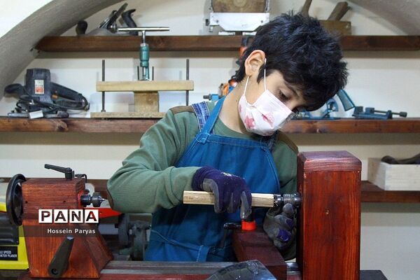 پارسا قاضی؛ کم‌سن‌ترین هنرمند شاخص بین‌المللی در رشته هنرهای سنتی چوبی