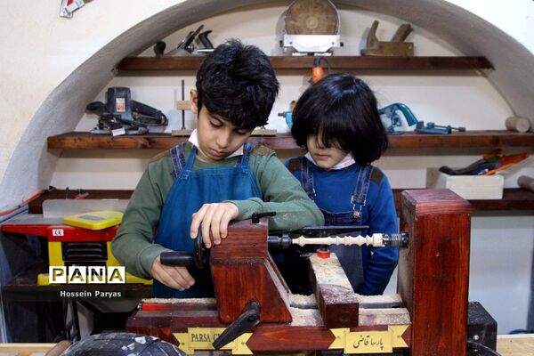 پارسا قاضی؛ کم‌سن‌ترین هنرمند شاخص بین‌المللی در رشته هنرهای سنتی چوبی
