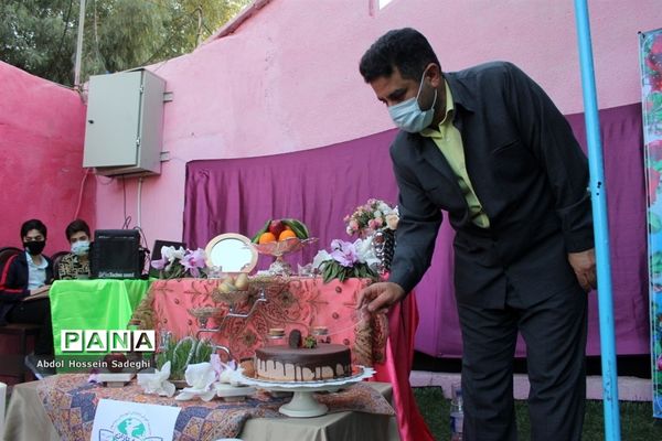 جشن عید روز در دبستان پیشتازان شهرستان بوشهر