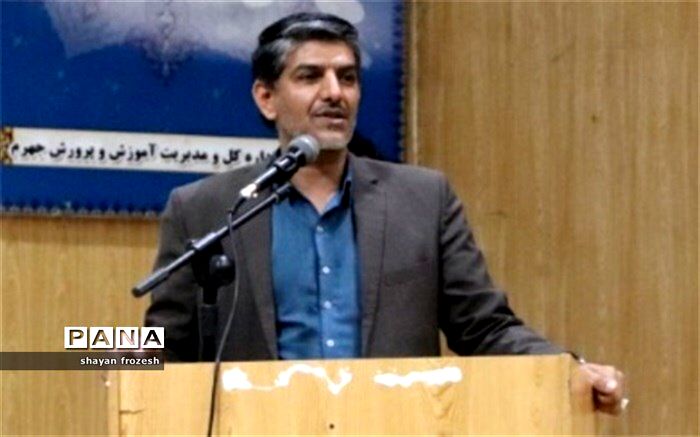 همه باید به این باور برسیم که آینده شهرستان و کشور در دست دانش آموزان است