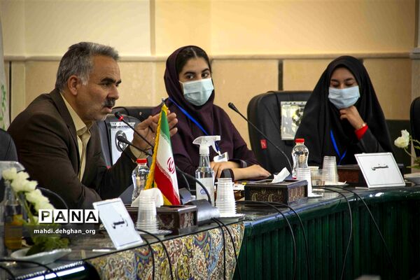 نشست نمایندگان مجلس دانش‌آموزی استان یزد