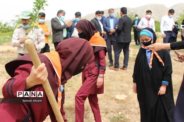 برگزاری جشن تولد زمین توسط پیشتازان شهرستان چرام