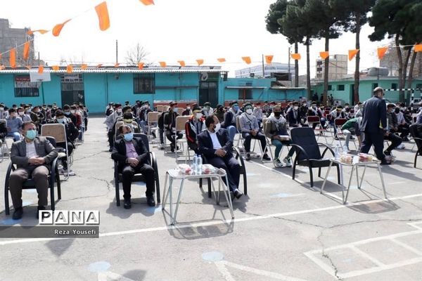 جشن تکلیف دانش‌آموزان پایه نهم دبیرستان پروفسور سمیعی شهریار