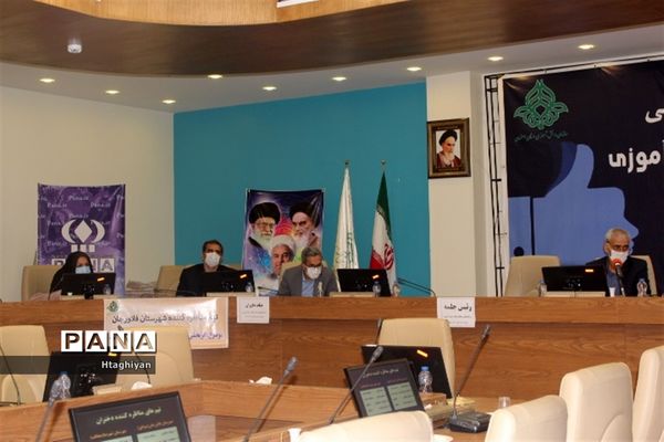 برگزاری مرحله نهایی مسابقه ملی مناظره دانش‌آموزی دراستان اصفهان