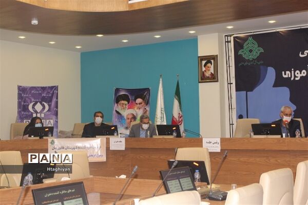 برگزاری مرحله نهایی مسابقه ملی مناظره دانش‌آموزی دراستان اصفهان