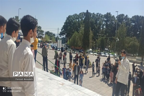 اجرای سرود توسط گروه بنیاد غدیر در اماکن مختلف کاشمر