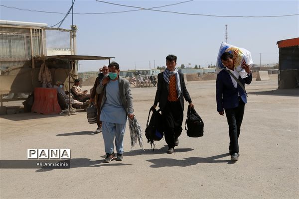 کنترل مسافران در مرز دوغارون