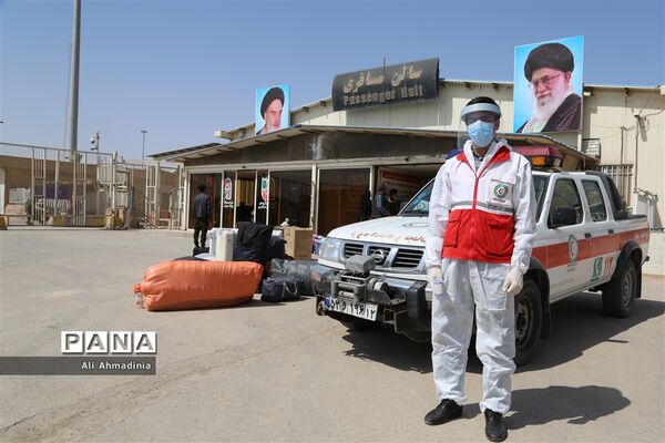 کنترل مسافران در مرز دوغارون