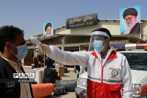 کنترل مسافران در مرز دوغارون