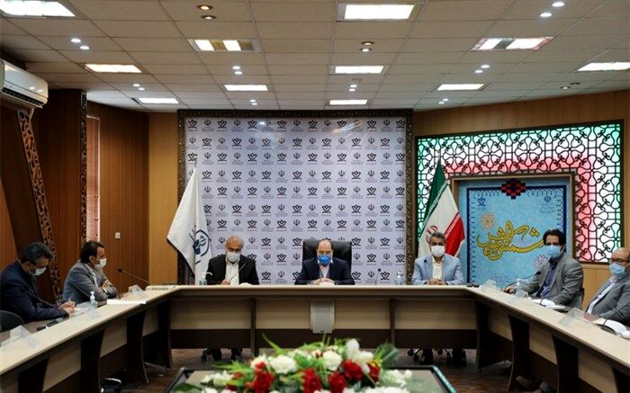 445 تبلت بین دانش آموزان نیازمند مشهد در سال 99 توزیع شده است
