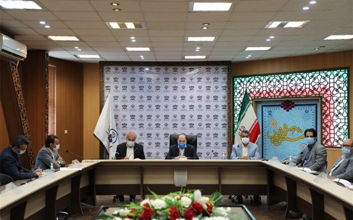 445 تبلت بین دانش آموزان نیازمند مشهد در سال 99 توزیع شده است