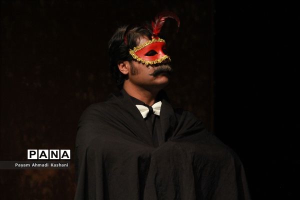 اجرای نمایش کمدی «تلخک و قندک»