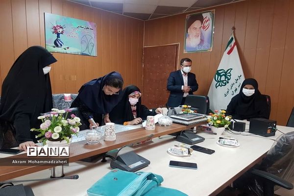 مناظره دانش‌آموزان منطقه ۲  با مناطق ۱۲ و ۱۷