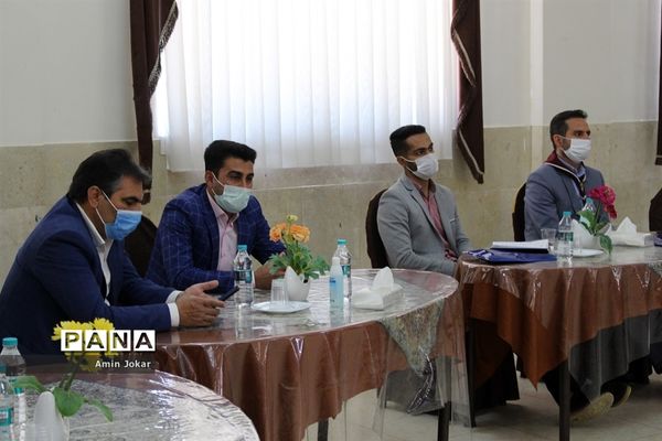 نشست سالانه قطبی مسئولان سازمان دانش آموزی استان فارس در شهرستان آباده