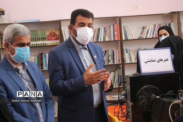بازدید علی موحدی از  دبیرخانه استانی دریافت و داوری آثار سی و نهمین دوره جشنواره فرهنگی و هنری فردا