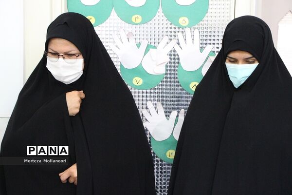 بازدید مدیرکل قرآن، عترت و نماز وزارت آموزش پرورش از دارالقرآن فاطمه جمالی ناحیه یک یزد