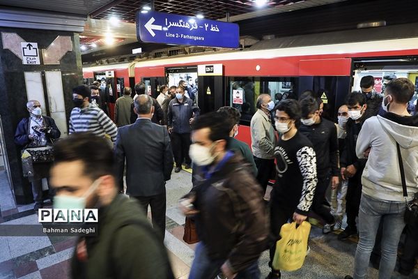 مترو تهران در شرایط قرمز کرونایی