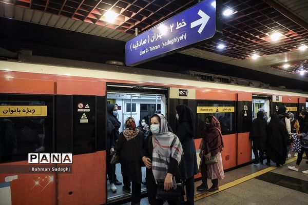 مترو تهران در شرایط قرمز کرونایی
