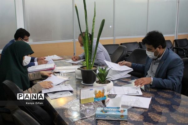 نشست کمیته داوری مدارک مربیان نمونه پیشتاز استان بوشهر