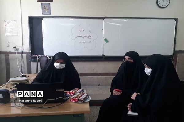 تیم ندای ثامن مطهر از منطقه 8، در مسابقات مناظره شهر تهران به فینال رسید