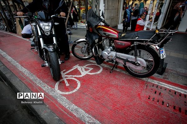 اینجا مسیر دوچرخه سواری است