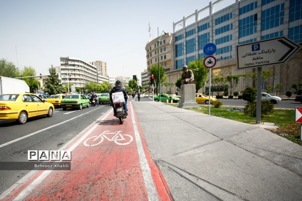 اینجا مسیر دوچرخه سواری است