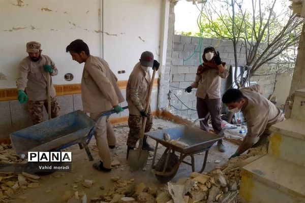 کمک رسانی نیروهای کمیته خادمین شهدای کرمانشاه به مناطق زلزله زده سیسخت (دنا)