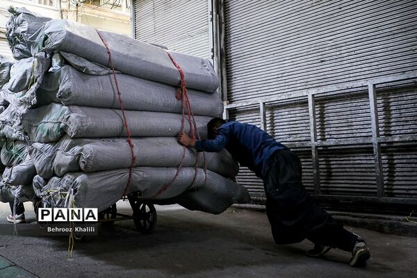 نه چرخ گاری می‌چرخد، نه چرخ زندگی
