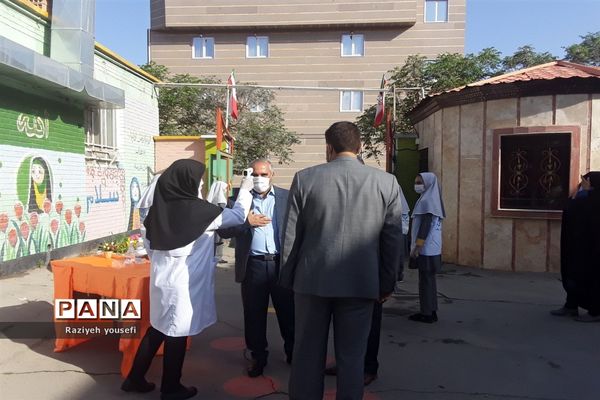 آیین افتتاحیه مدرسه پویا شاهد ریحانه‌النبی در قرچک