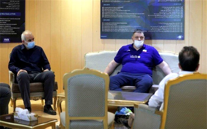 سرمربی روس تیم ملی والیبال اختیار تام گرفت