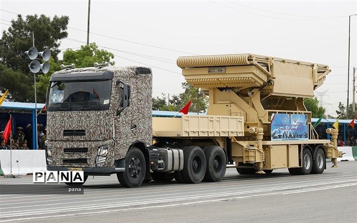 مراسم رژه روز ارتش به صورت خودرویی برگزار شد