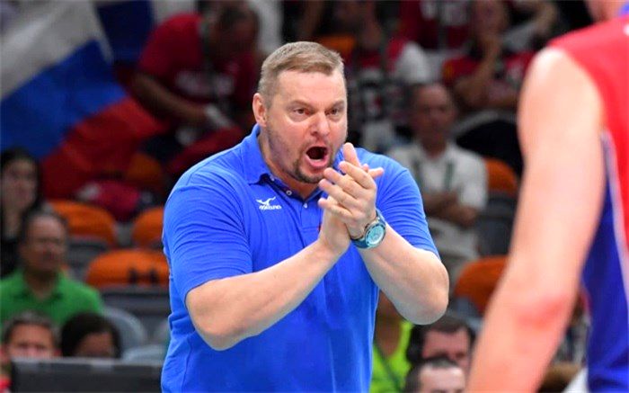 سرمربی تیم ملی والیبال وارد ایران شد