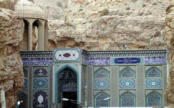 تخریب بخشی از ساختمان امام زاده بی بی حکیمه بر اثر زلزله
