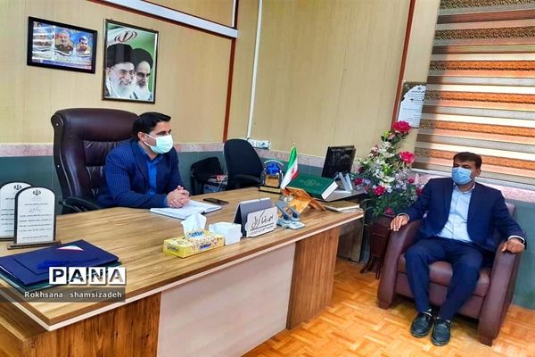 تقدیر از همکاران برتر در جشنواره کشوری تولید محتوا شهرستان امیدیه