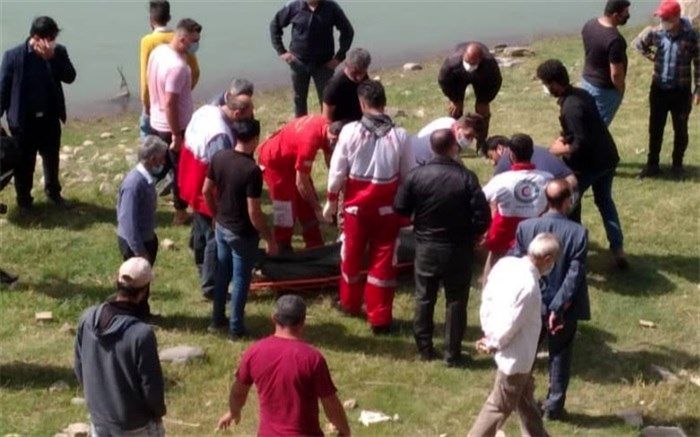 مرگ در آغوش موج‌ها