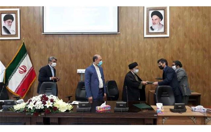 در نیشابور 140 کلاس غیراستاندارد، 12 کلاس کانکسی و 593 دانش آموز بازمانده از تحصیل داریم