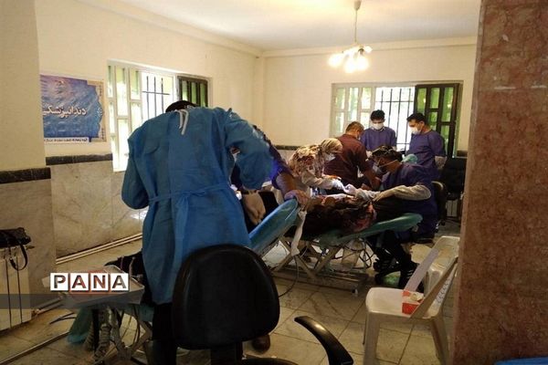 همت گروه جهادی پزشکان برای درمان رایگان مردم